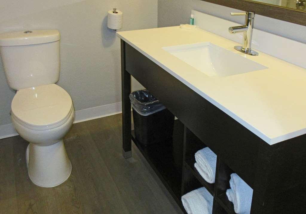 Suburban Studios Milwaukee Airport الغرفة الصورة