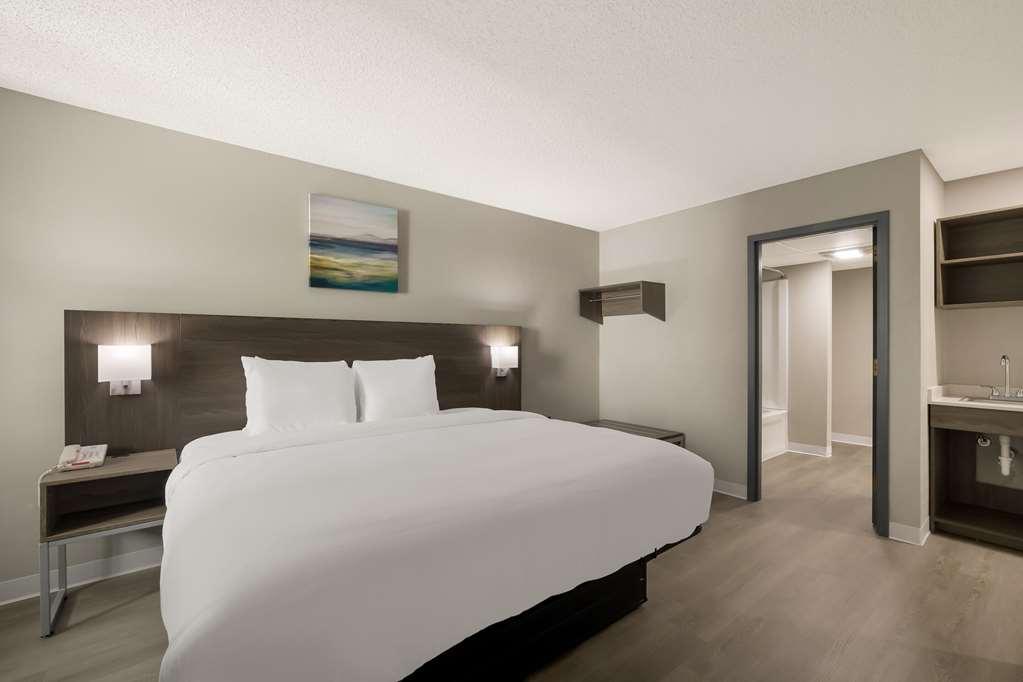 Suburban Studios Milwaukee Airport الغرفة الصورة
