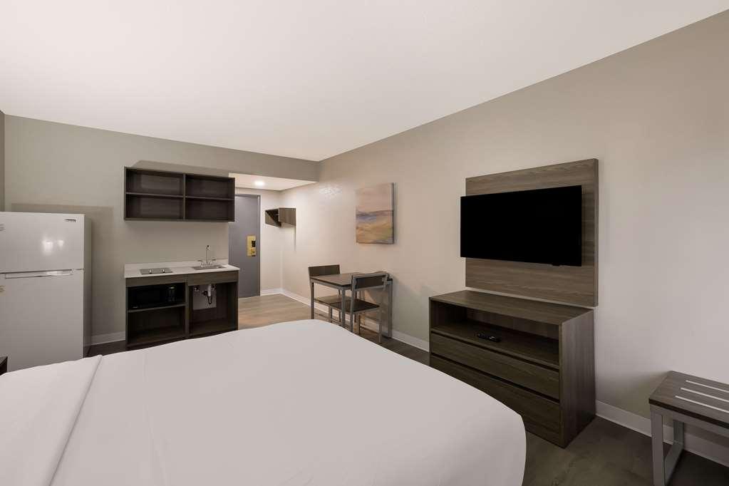 Suburban Studios Milwaukee Airport الغرفة الصورة