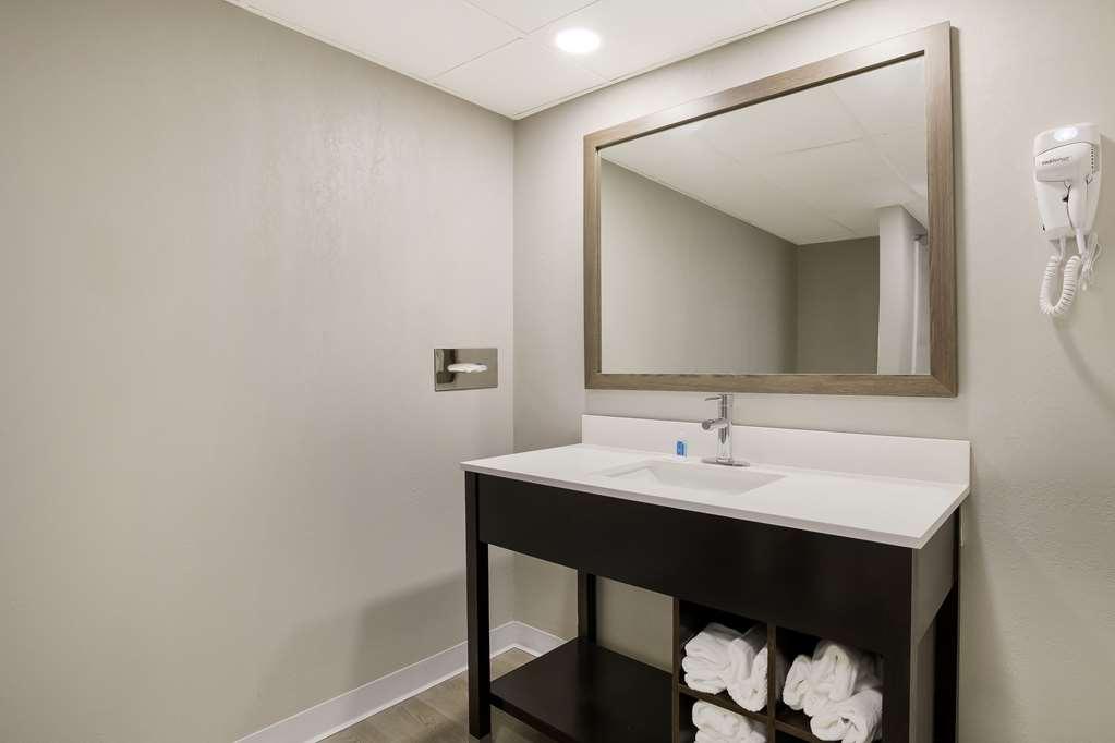Suburban Studios Milwaukee Airport الغرفة الصورة