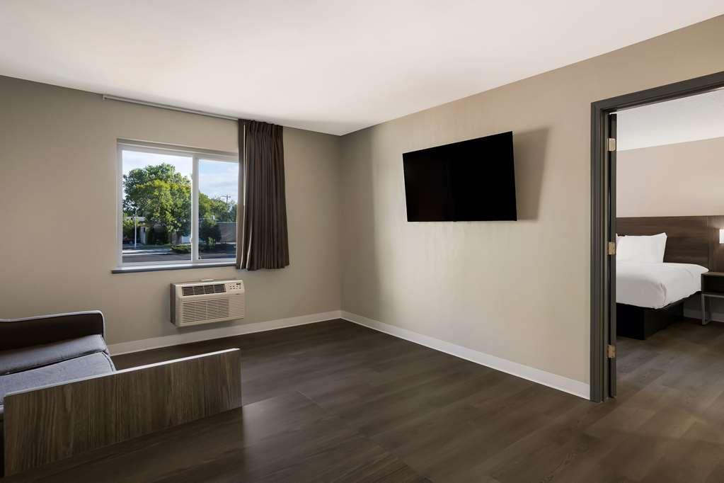 Suburban Studios Milwaukee Airport الغرفة الصورة