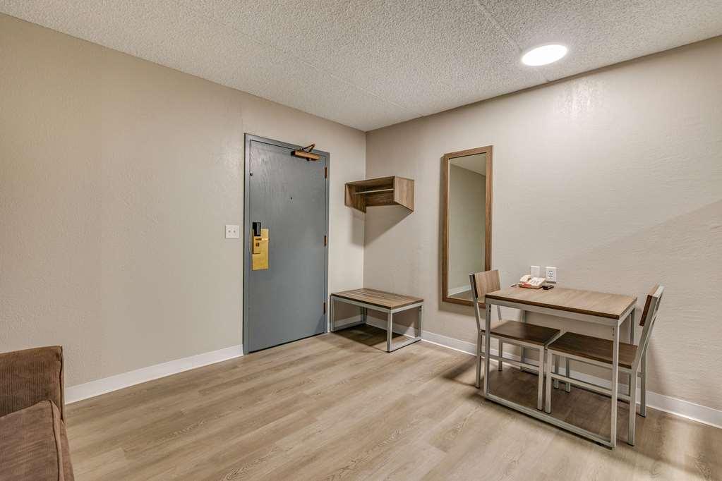 Suburban Studios Milwaukee Airport الغرفة الصورة